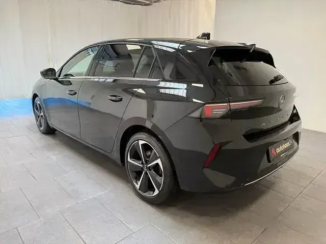 Gebraucht Opel Astra Elegance 131 PS (96 kW) 2023 Schwarz Kleinwagen