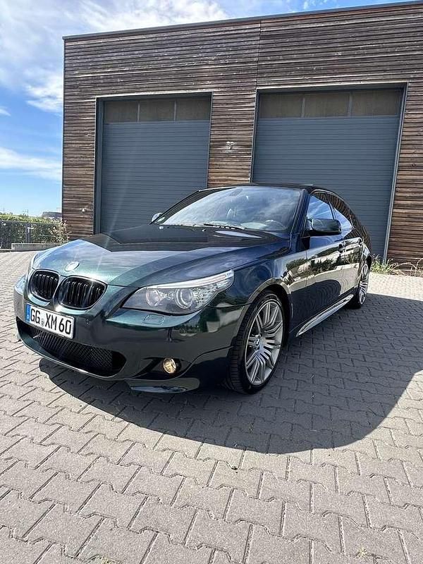 Grün Gebraucht 2009 BMW 530 Exclusive Limousine | 8.990 € (Etwas zu teuer) - Bild 1/4