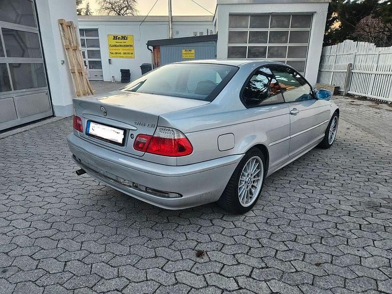 Gebraucht BMW 318 143 PS (105 kW) 2003 Silber Coupé