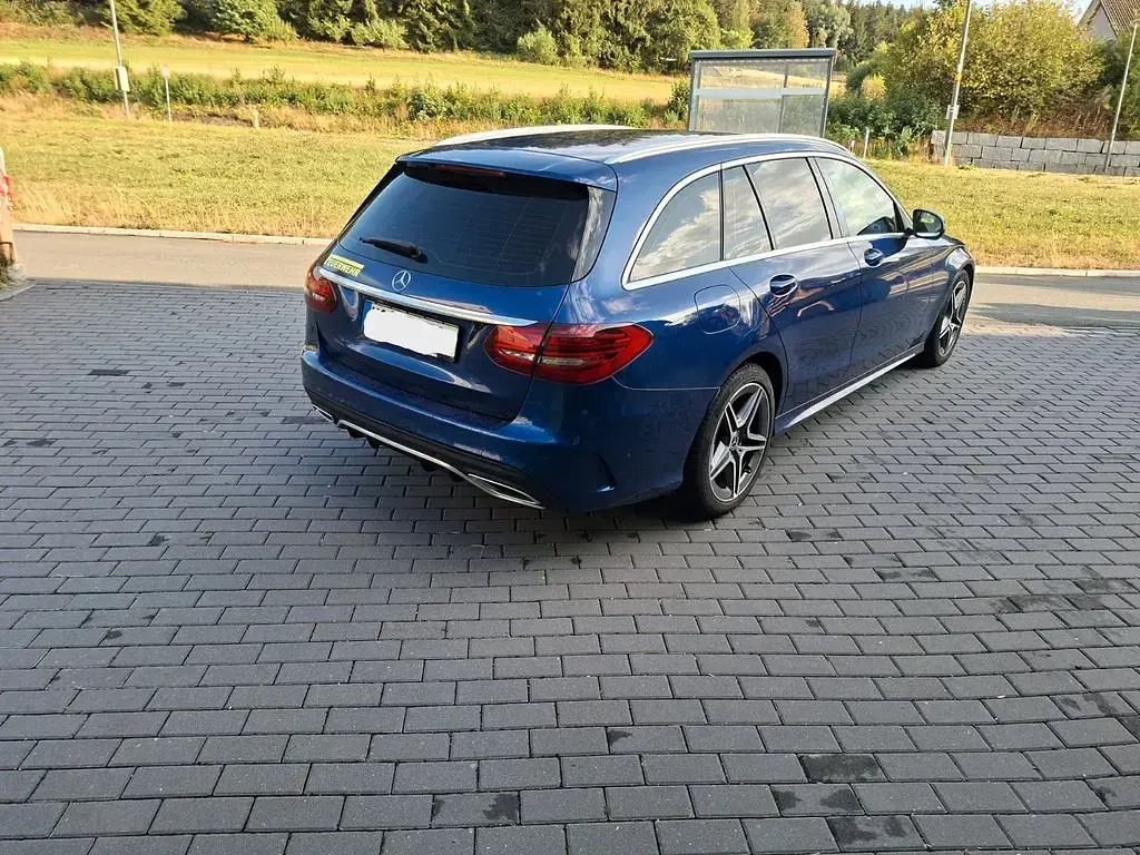 Gebraucht Mercedes C180 AMG 122 PS (89 kW) 2020 Blau Limousine