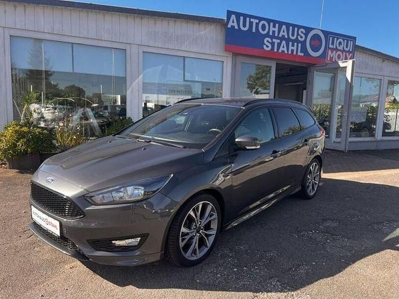 Grau Gebraucht 2018 Ford Focus ST-Line Kombi | 13.490 € (Fairer Preis) - Bild 1/4