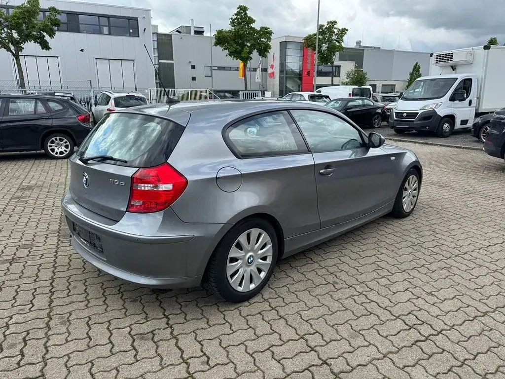 Gebraucht BMW 118 Lifestyle 143 PS (105 kW) 2011 Grau Kleinwagen
