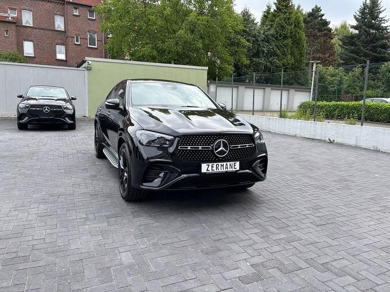 Schwarz Neu 2025 Mercedes GLE300 SUV | 109.242 € - Bild 1/4