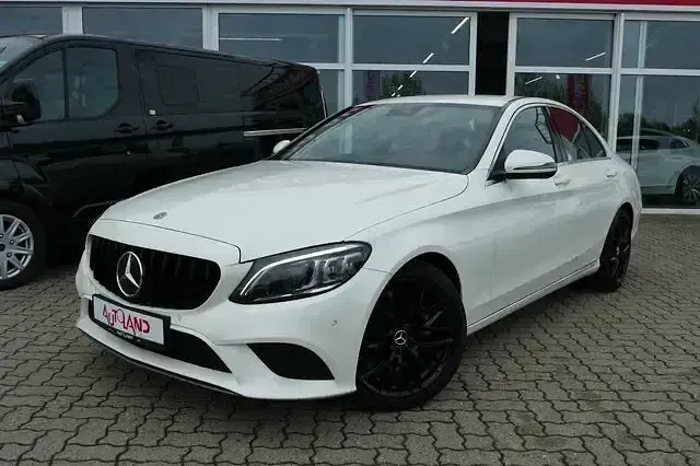 Gebraucht Mercedes C180 156 PS (114 kW) 2018 Weiss Limousine