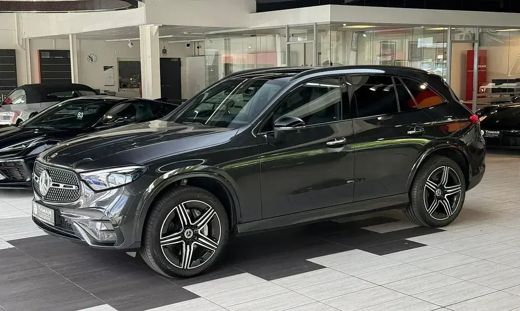 Gebraucht Mercedes GLC400d AMG Line Premium Plus 252 PS (185 kW) 2024 Grau SUV