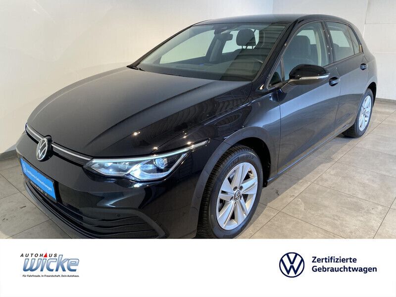 Schwarz Gebraucht 2022 VW Golf VIII Life Limousine | 23.990 € (Guter Preis) - Bild 1/4