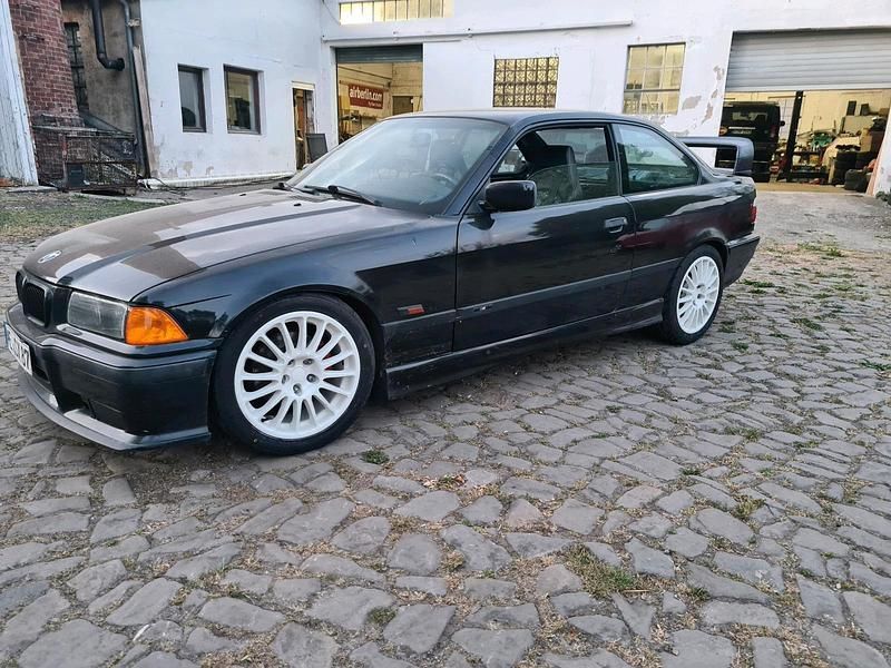 Gebraucht BMW 325 192 PS (141 kW) 1994 Schwarz Coupé