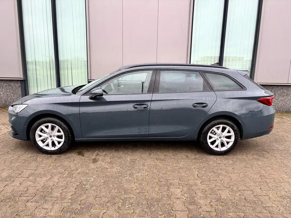Neu Seat Leon ST Style 116 PS (85 kW) 2025 Unilackierung fjordblau (vermerk: hohe lackempfindlichkeit!) Kombi