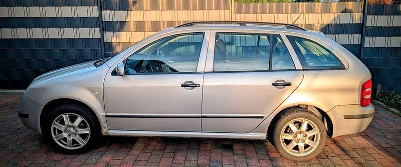 Silber Gebraucht 2003 Skoda Fabia Classic Kombi | 850 € (Guter Preis) - Bild 1/4