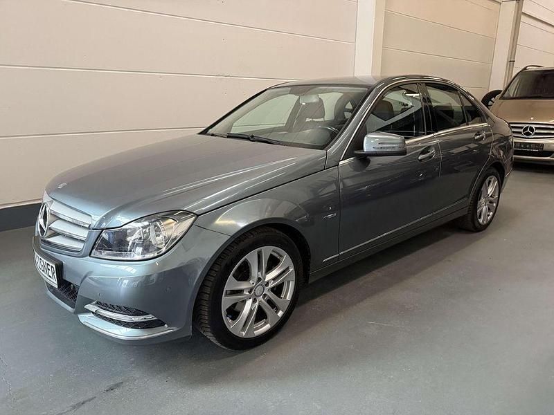 Grau Gebraucht 2012 Mercedes C180 Limousine | 8.450 € - Bild 1/4