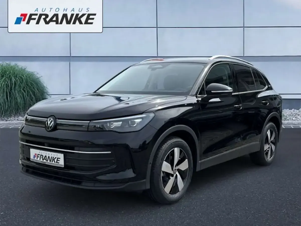Neu VW Tiguan 131 PS (96 kW) 2026 Grenadillschwarz metallic SUV