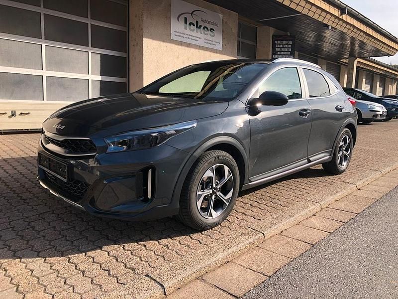 Grau Gebraucht 2022 Kia XCeed Edition 7 SUV | 18.500 € (Guter Preis) - Bild 1/4