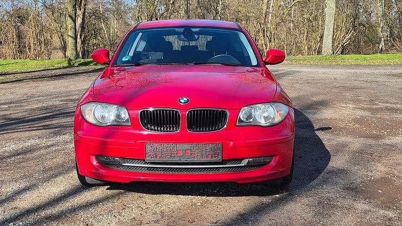 Gebraucht BMW 116 Advantage 122 PS (89 kW) 2011 Rot Kleinwagen