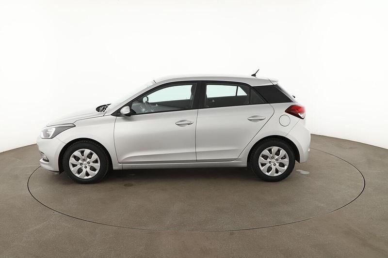 Gebraucht Hyundai i20 Classic 75 PS (55 kW) 2015 Silber Limousine