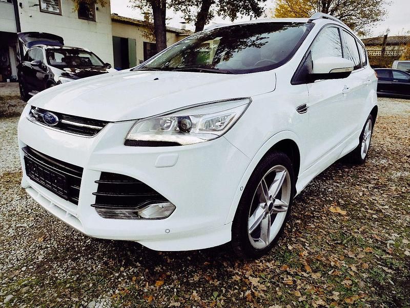 Weiß Gebraucht 2015 Ford Kuga Individual SUV | 9.950 € (Superpreis) - Bild 1/4