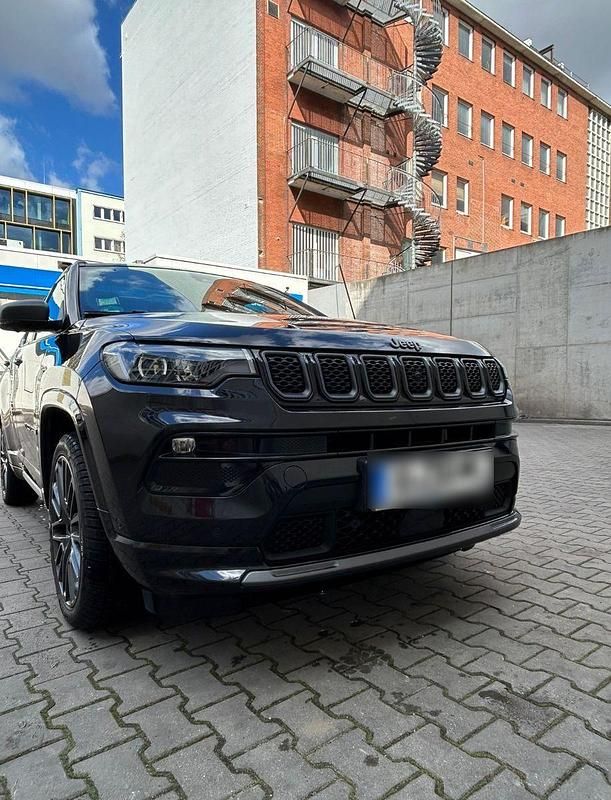 Gebraucht Jeep Compass 80th Anniversary 150 PS (110 kW) 2021 Schwarz SUV