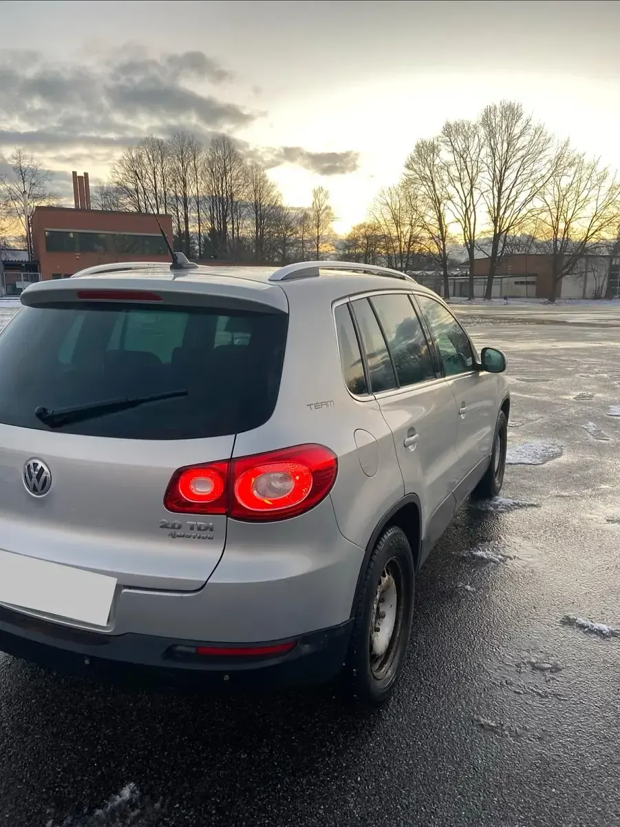 Gebraucht VW Tiguan 140 PS (102 kW) 2010 Silber SUV