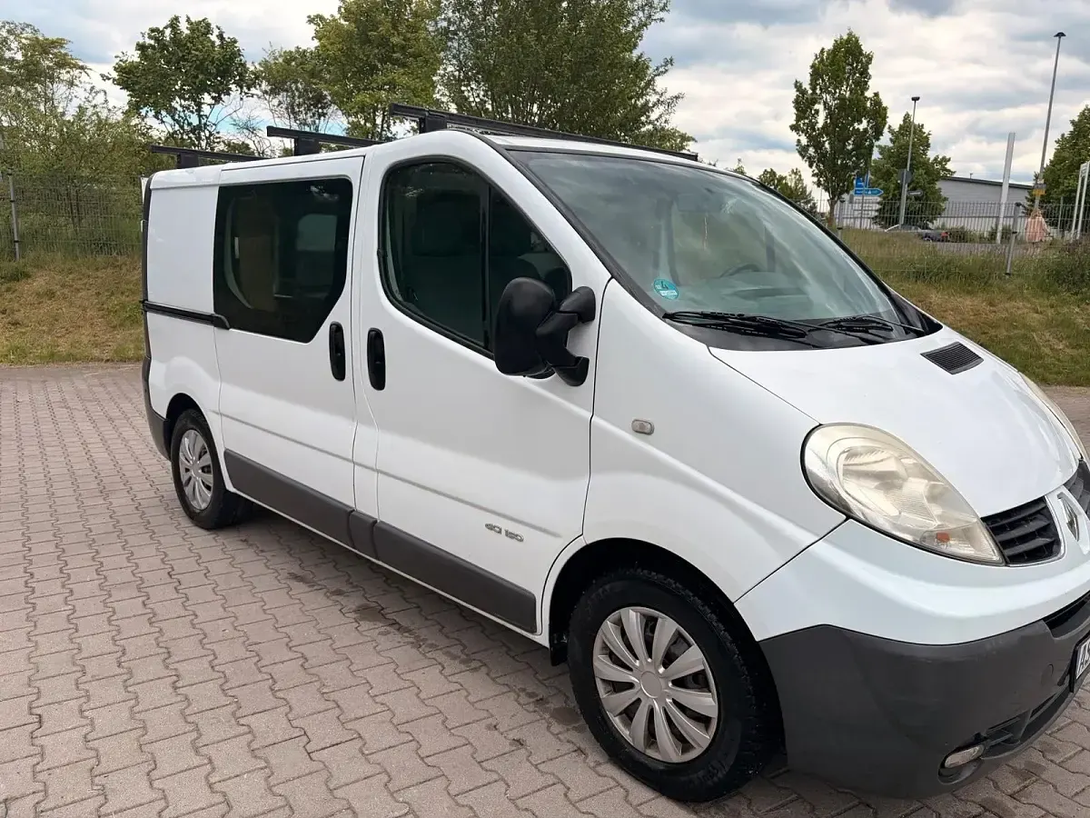 Gebraucht Renault Trafic 145 PS (106 kW) 2008 Weiß Van / Kleinbus