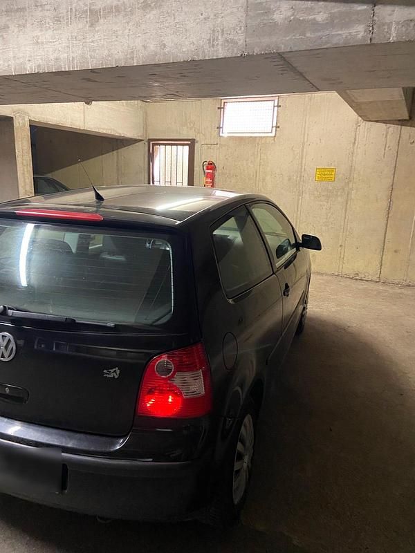 Second-hand VW Polo Basis 64 CP (47 kW) 2003 Negru Hatchback