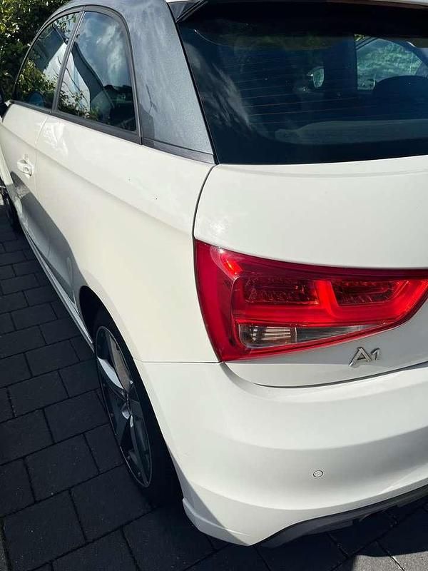 Gebraucht Audi A1 S-Line 105 PS (77 kW) 2011 Weiß Kleinwagen