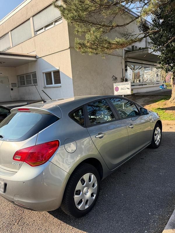 Gebraucht Opel Astra 87 PS (63 kW) 2011 Grau Kleinwagen