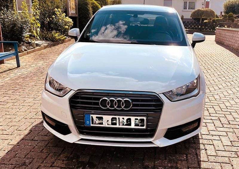 Weiß Gebraucht 2018 Audi A1 Sportback Sport Kleinwagen | 12.500 € (Superpreis) - Bild 1/4