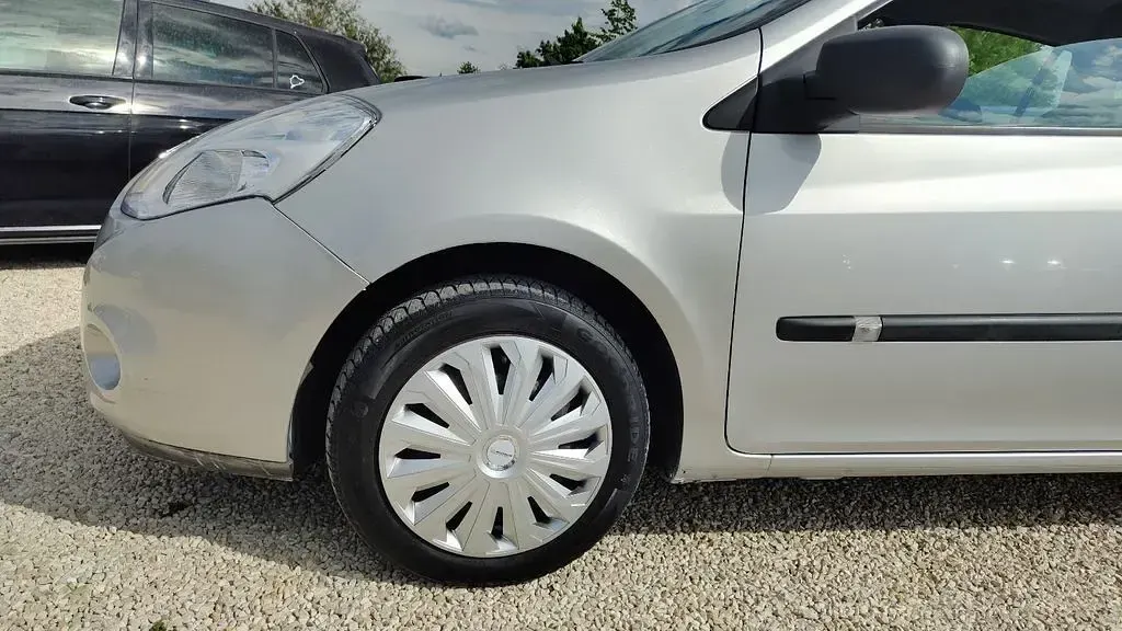 Gebraucht Renault Clio Expression 75 PS (55 kW) 2010 Grau Limousine