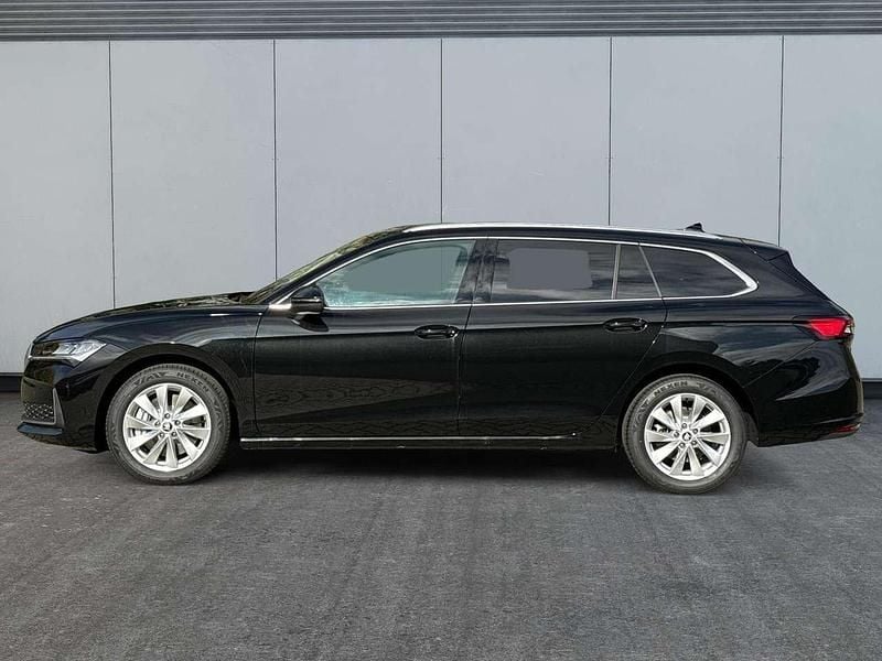 Neu Skoda Superb Selection 193 PS (141 kW) 2026 Onyxschwarz metallic Kombi