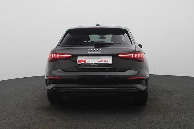 Używany Audi A3 Advanced 150 KM (110 kW) 2024 Czarny Sedan/Limuzyna