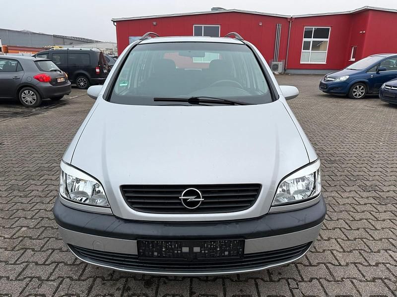 Gebraucht Opel Zafira 100 PS (73 kW) 2001 Silber Van / Kleinbus