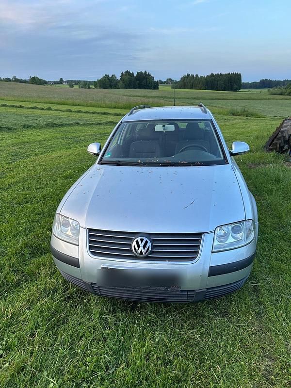 Silber Gebraucht 2004 VW Passat Kombi | 850 € (Superpreis) - Bild 1/4