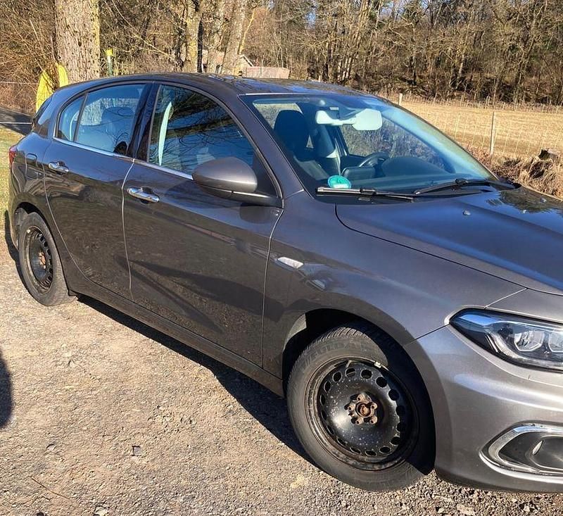Gebraucht Fiat Tipo Lounge 120 PS (88 kW) 2016 Grau Limousine