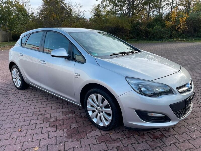 Gebraucht Opel Astra Active 140 PS (102 kW) 2013 Silber Limousine