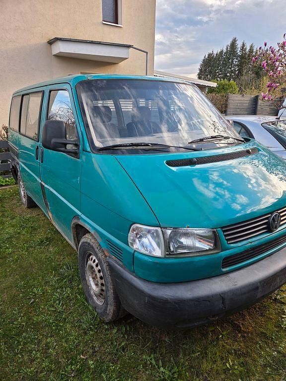 Second-hand VW Caravelle 102 CP (75 kW) 1998 Verde Van