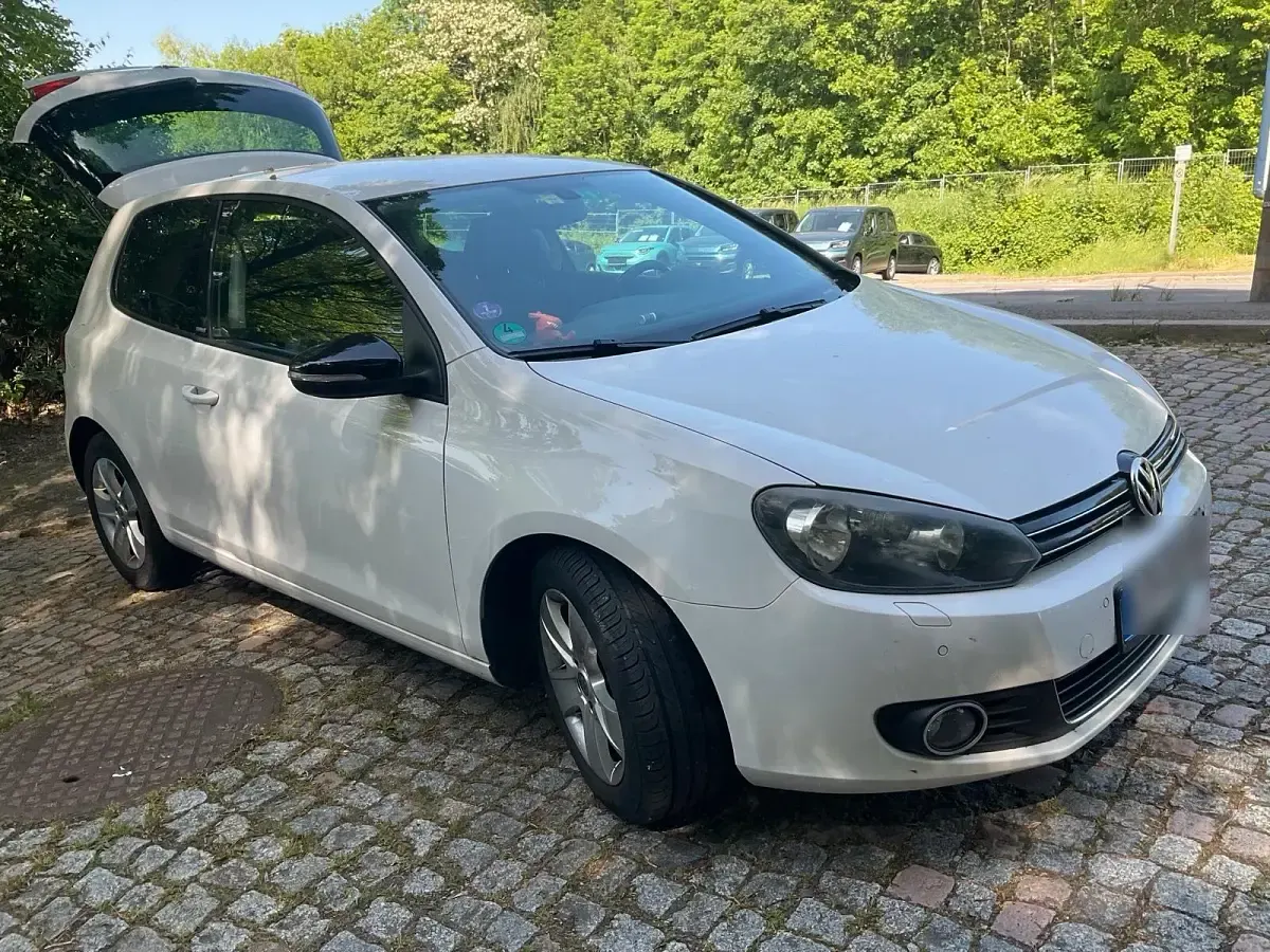 Używany VW Golf VI 86 KM (63 kW) 2011 Biały Hatchback