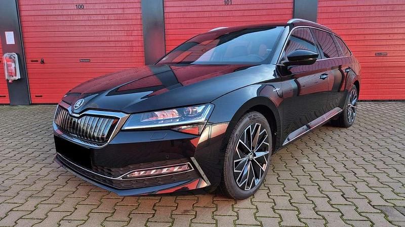 Gebraucht Skoda Superb LAURIN & KLEMENT 156 PS (114 kW) 2021 Schwarzmagic perleffekt Kombi
