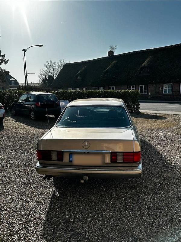 Gebraucht Mercedes E260 160 PS (117 kW) 1988 Andere farben Limousine