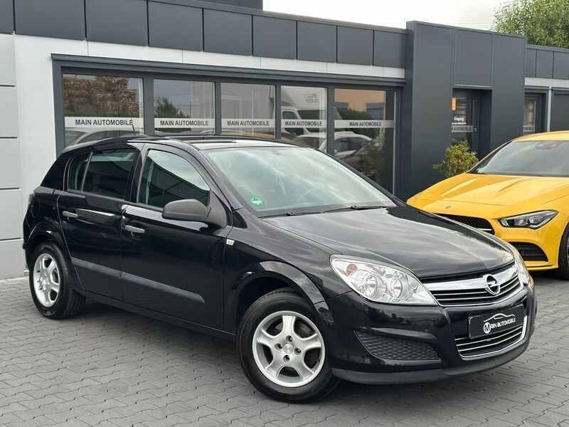 Schwarz Gebraucht 2009 Opel Astra Selection Limousine | 1.990 € (Guter Preis) - Bild 1/4