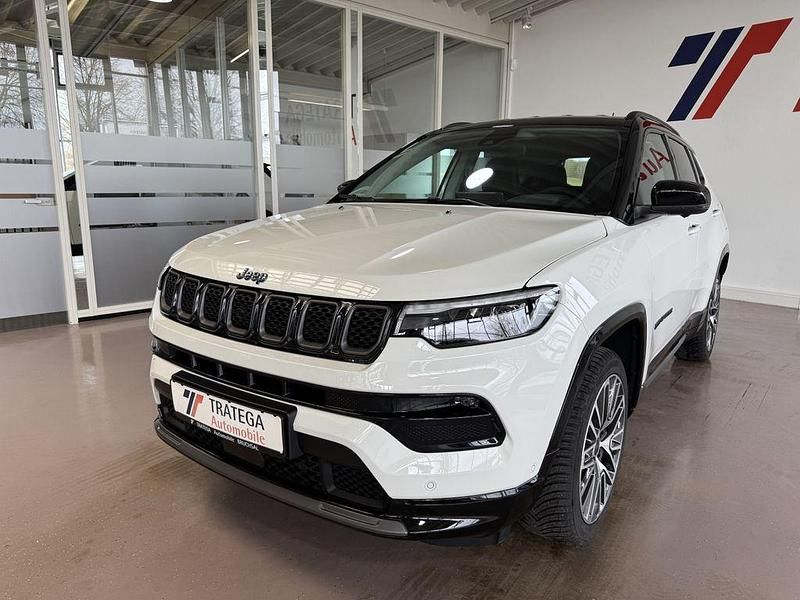 Gebraucht Jeep Compass Summit 241 PS (177 kW) 2025 Alpine white SUV