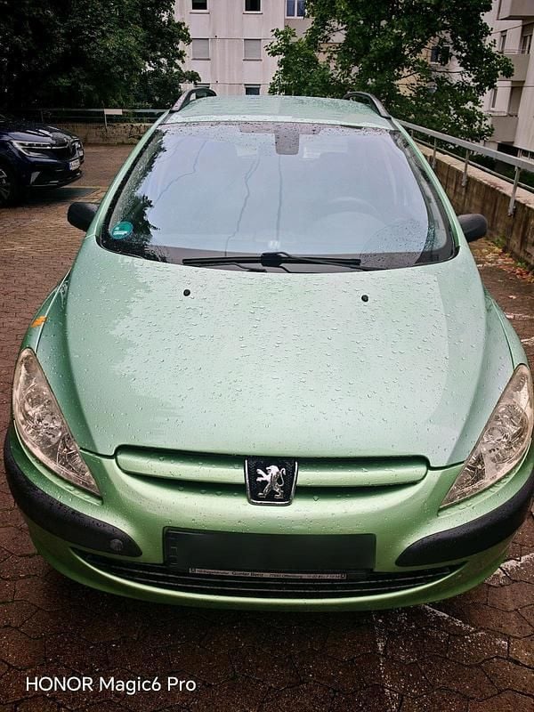 Grün Gebraucht 2003 Peugeot 307 Limousine | 1.200 € (Fairer Preis) - Bild 1/4