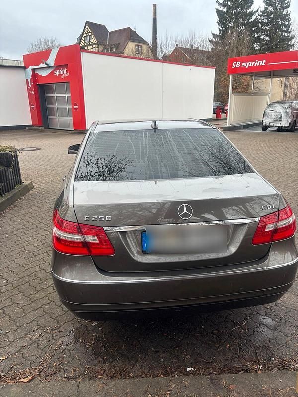 Gebraucht Mercedes E250 204 PS (150 kW) 2009 Grau Limousine