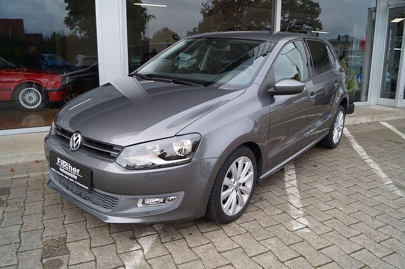 Grau Gebraucht 2010 VW Polo Team Limousine | 9.400 € (Teuer) - Bild 1/4
