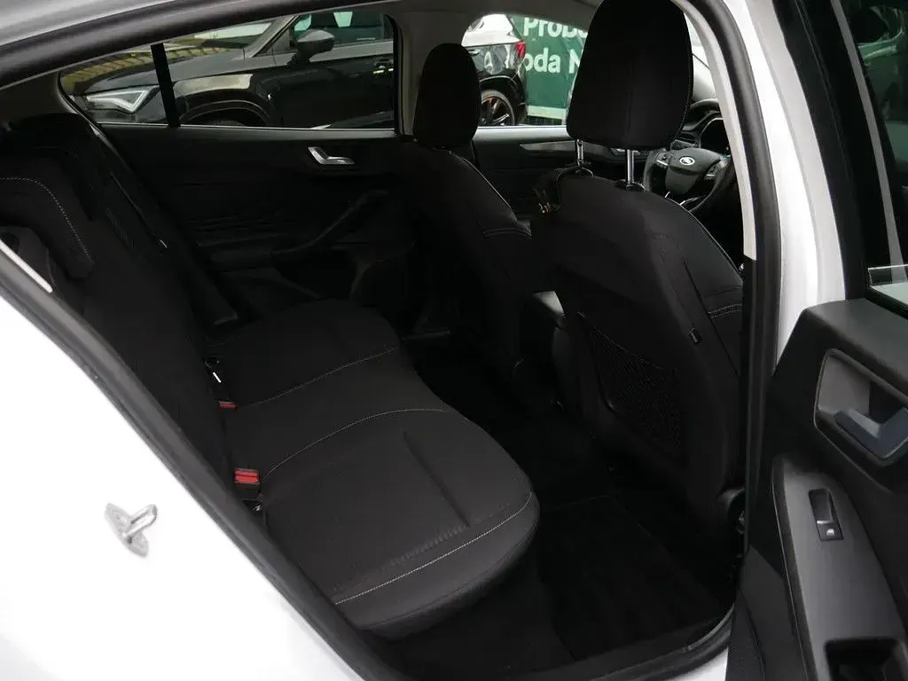 Käytetty Ford Focus Titanium S 155 HP (114 kW) 2020 Valkoinen Sedan
