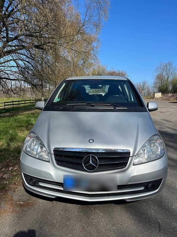 Gebraucht Mercedes A160 95 PS (69 kW) 2010 Silber Limousine