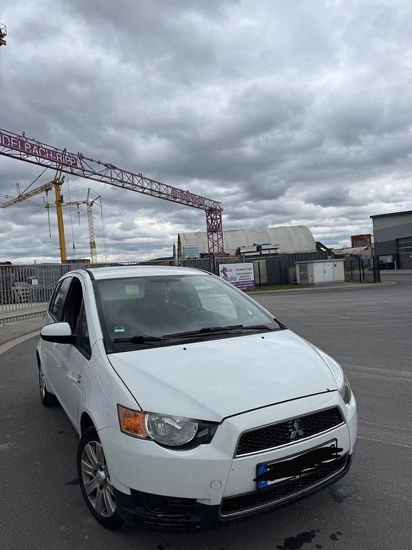 Gebraucht Mitsubishi Colt Edition 95 PS (69 kW) 2011 Weiß Kleinwagen