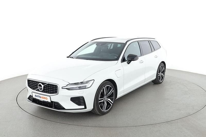 Weiß Gebraucht 2020 Volvo V60 R-Design Kombi | 33.500 € - Bild 1/3