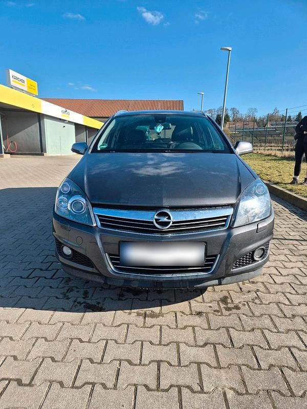Gebraucht Opel Astra 140 PS (102 kW) 2010 Silber Kombi