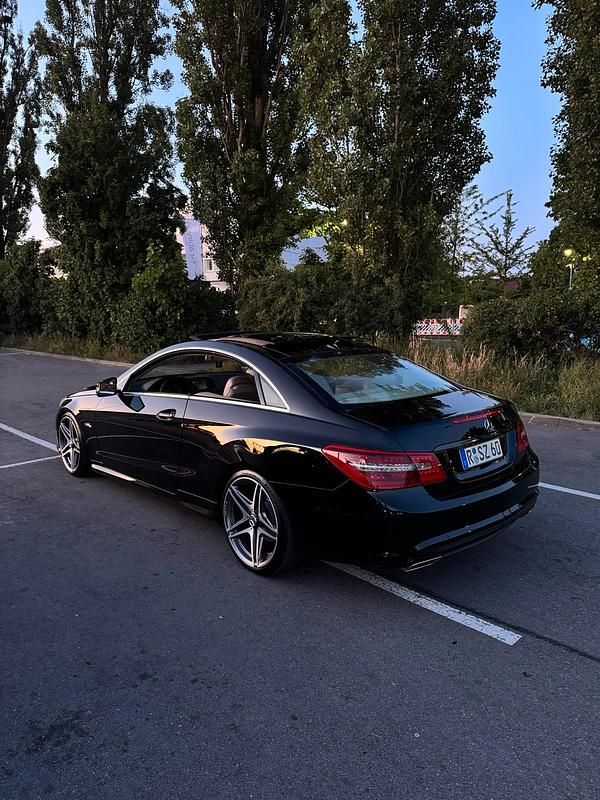 Gebraucht Mercedes E350 231 PS (169 kW) 2010 Schwarz Coupé