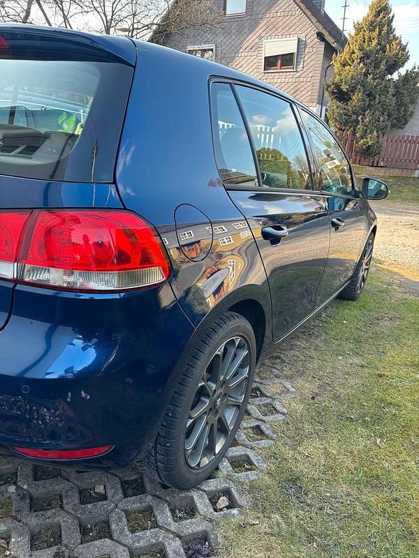 Gebraucht VW Golf VI 160 PS (117 kW) 2009 Blau Kleinwagen