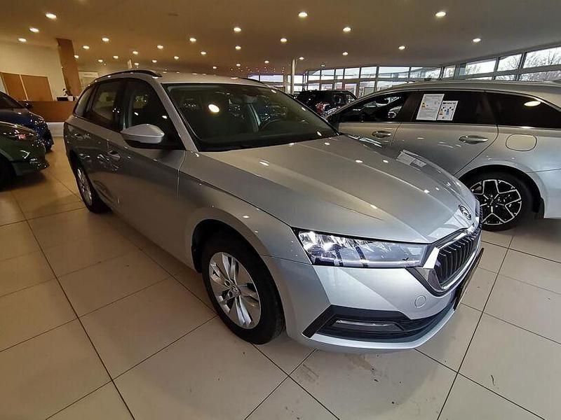 Gebraucht Skoda Octavia Ambition 150 PS (110 kW) 2021 Brilliantsilber metallic Kombi
